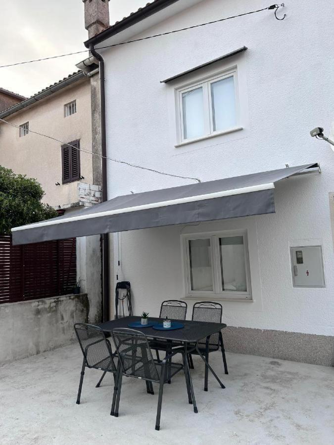 Holiday Home Omišalj Zewnętrze zdjęcie